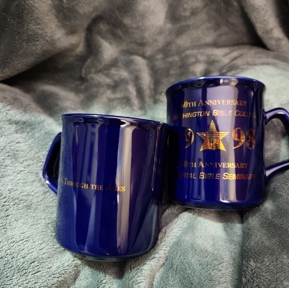 Set of 2 Washington Bible College mugs - Picture 2 of 2